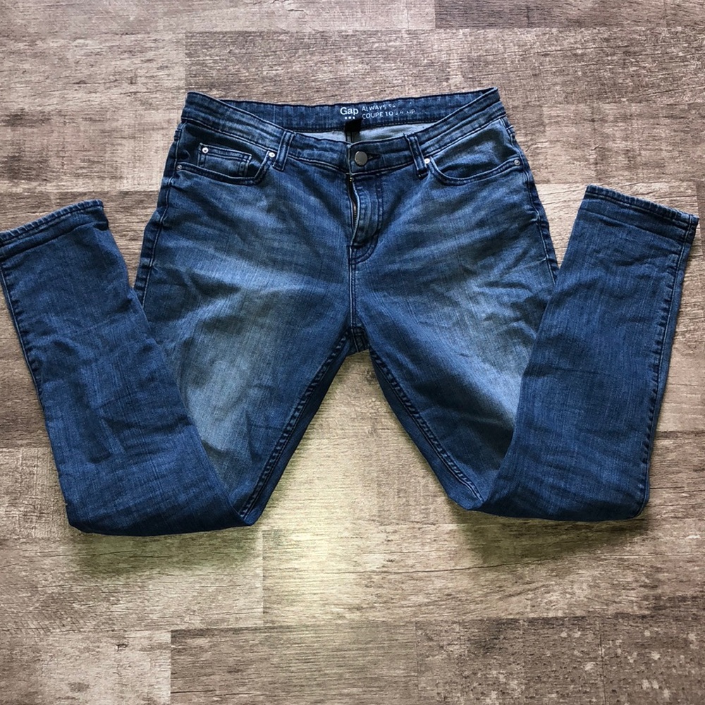 Women’s Gap skinny jeans